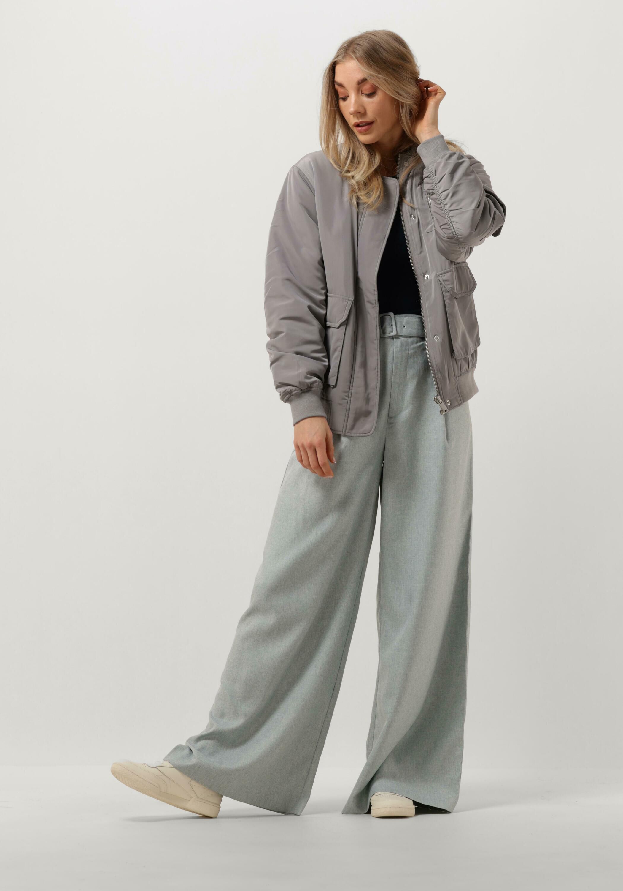 witte reebok sneakers