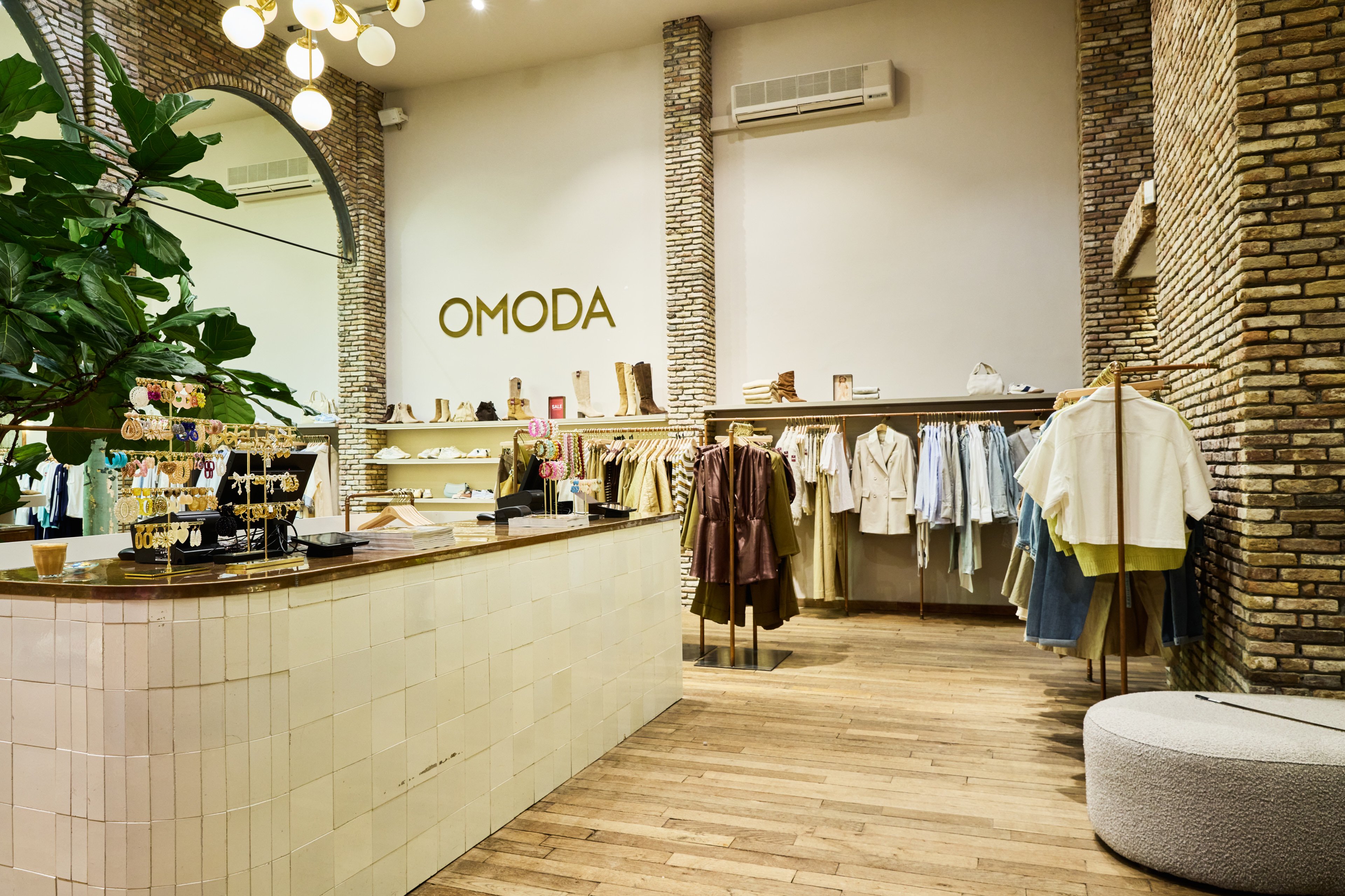 Store image 3