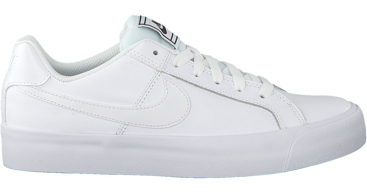 wmns court royale