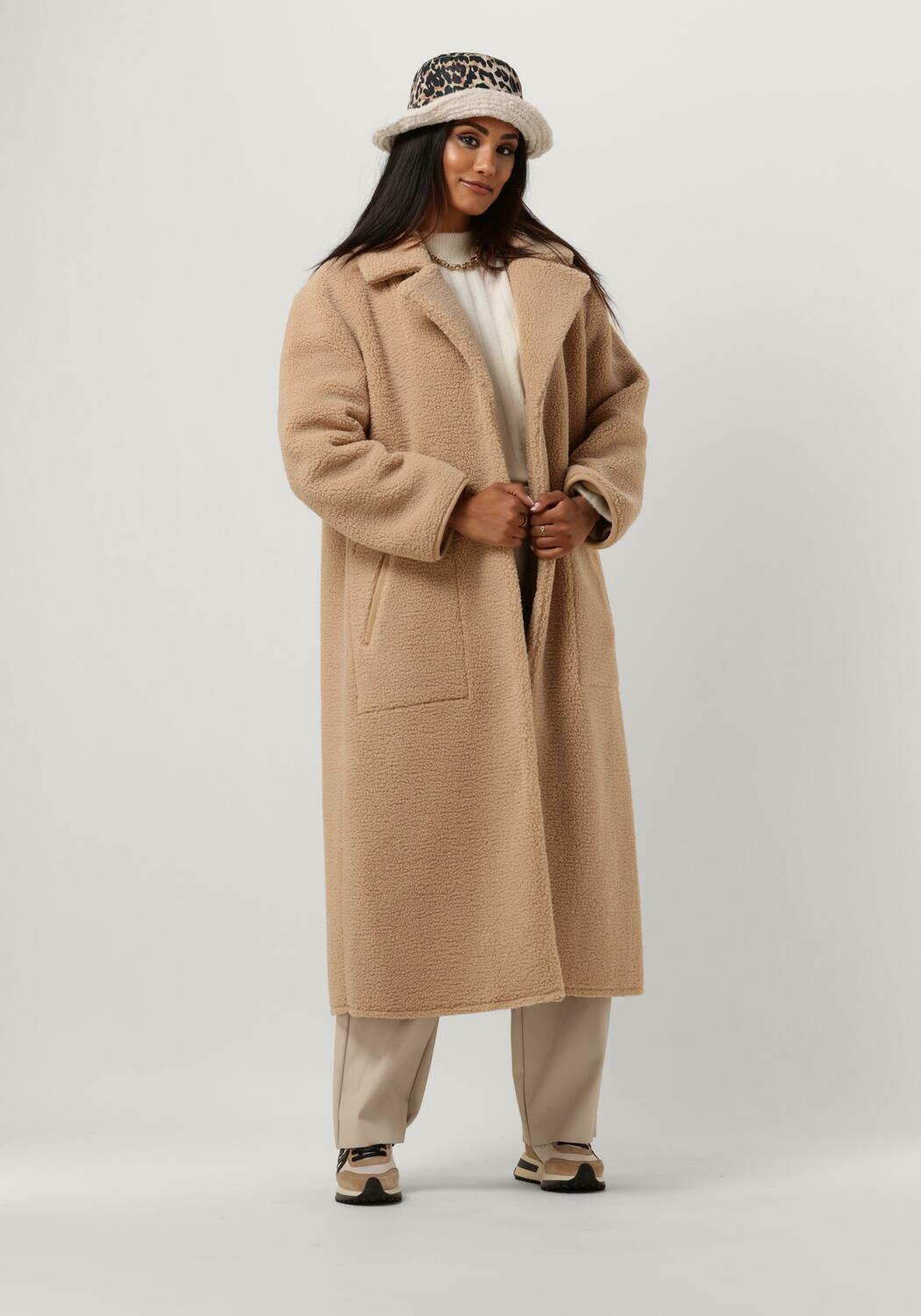 Zand KNIT-TED Teddy jas AIMEE | Omoda
