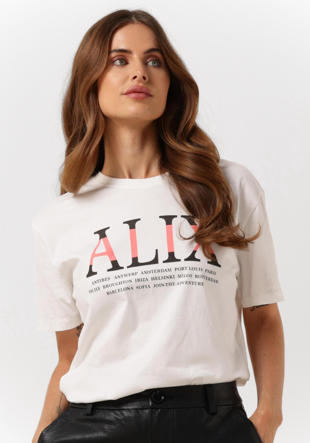 Ecru ALIX THE LABEL Tshirt LADIES KNITTED ALIX TSHIRT Omoda