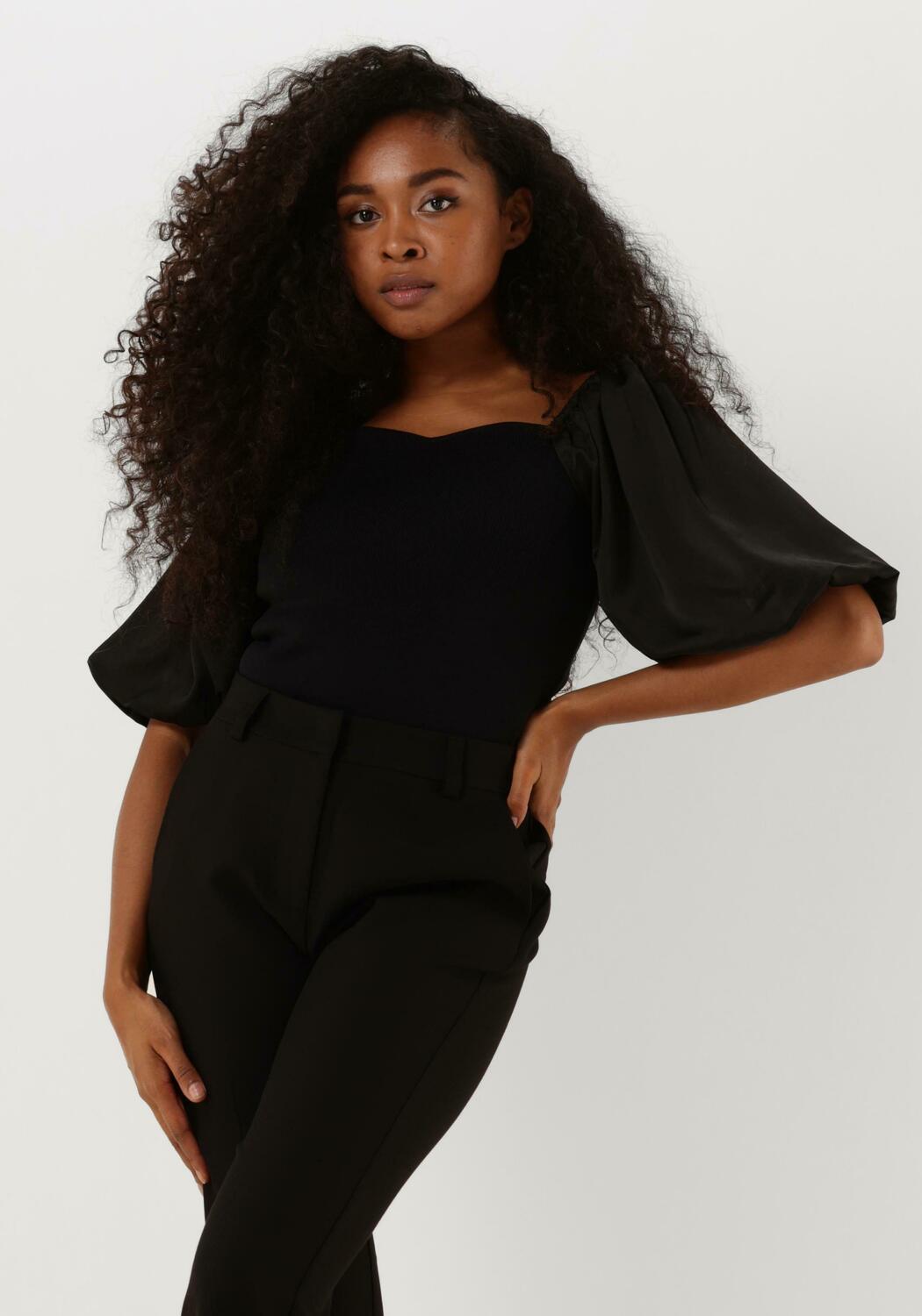 Zwarte Off Shoulder Blouse Met Gouden Maan En Sterrenmotief