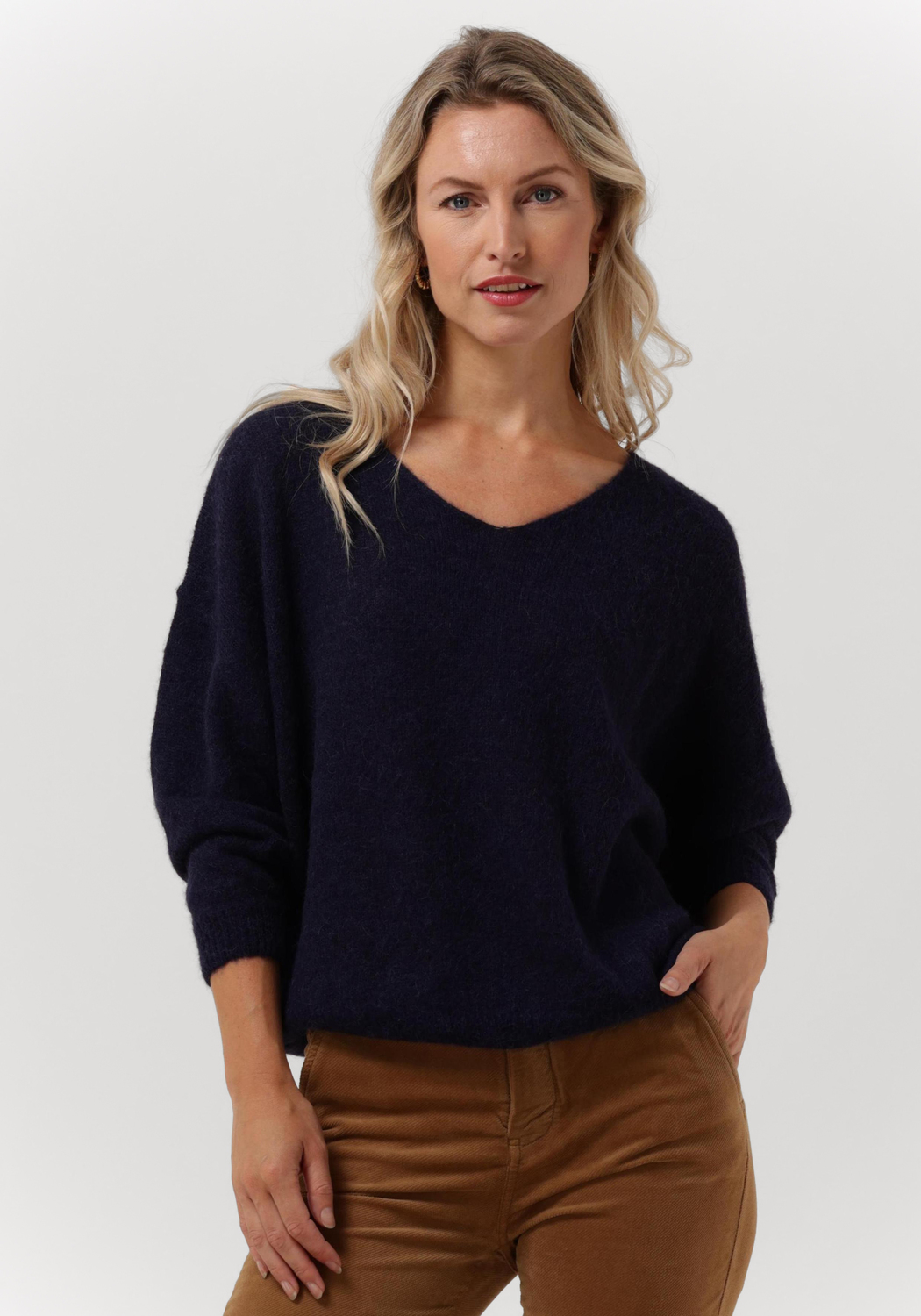 Donkerblauwe BYBAR Trui LIV PULLOVER Omoda