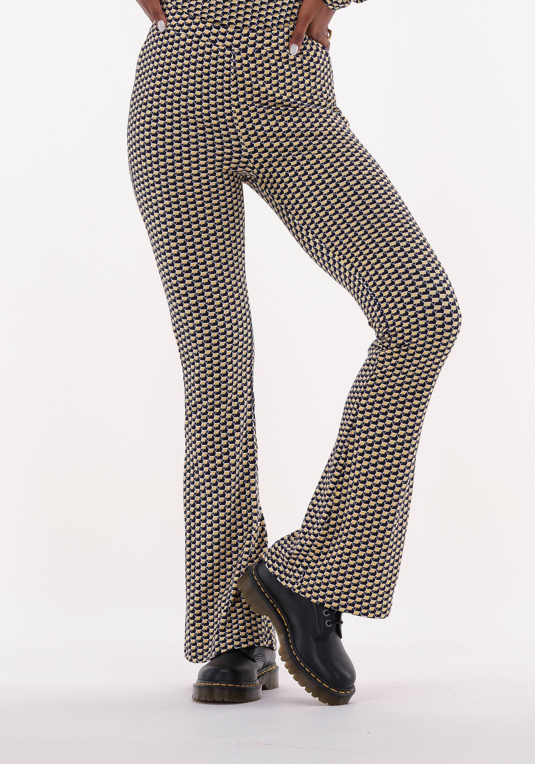 Werkelijk Keelholte oplichterij Gele COLOURFUL REBEL Flared broek RETRO GEO PEACHED FLARE | Omoda